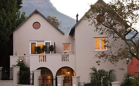 Four Rosmead Boutique Guesthouse